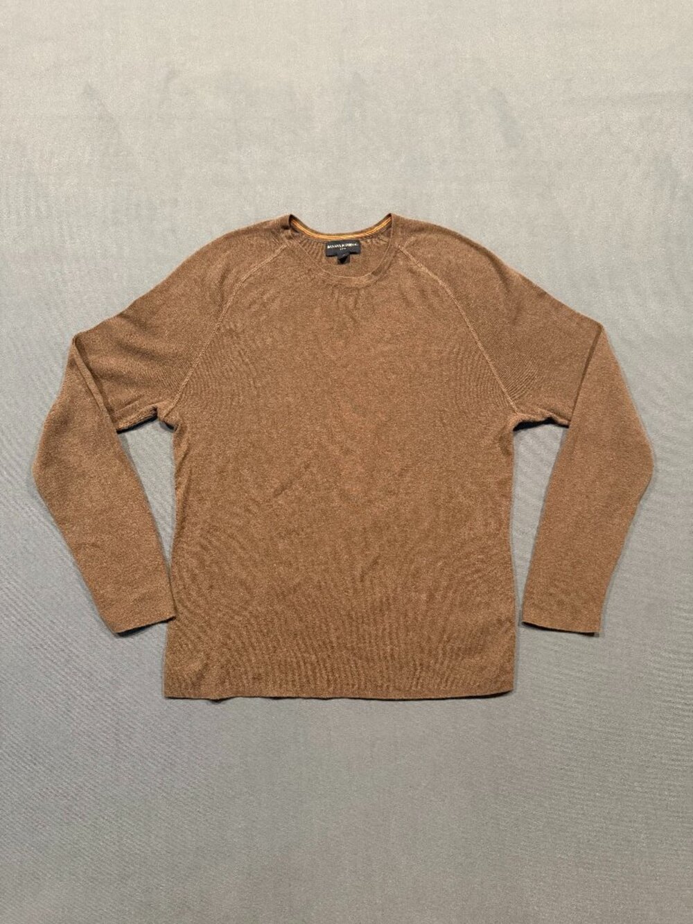 Banana Republic Men’s Medium Brown Lightweight Knit Raglan Crewneck Sweater